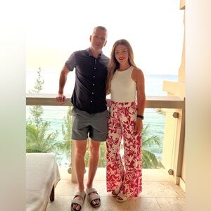 Lululemon Swift mid-rise wide leg pants size 6 regular (worn once on vacation)